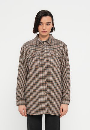 PCSAGA SHACKET - Cappotto corto - birch/downtown brown/night sky