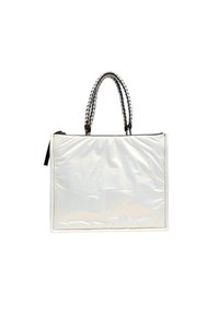 Sac fourre-tout blanc et brillant avec des poignées tressées noires et bleues, présentant une forme rectangulaire élégante et une texture sans coutures.