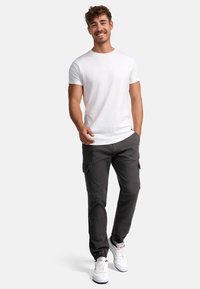 INDICODE JEANS AUGUST - Pantaloni cargo - raven