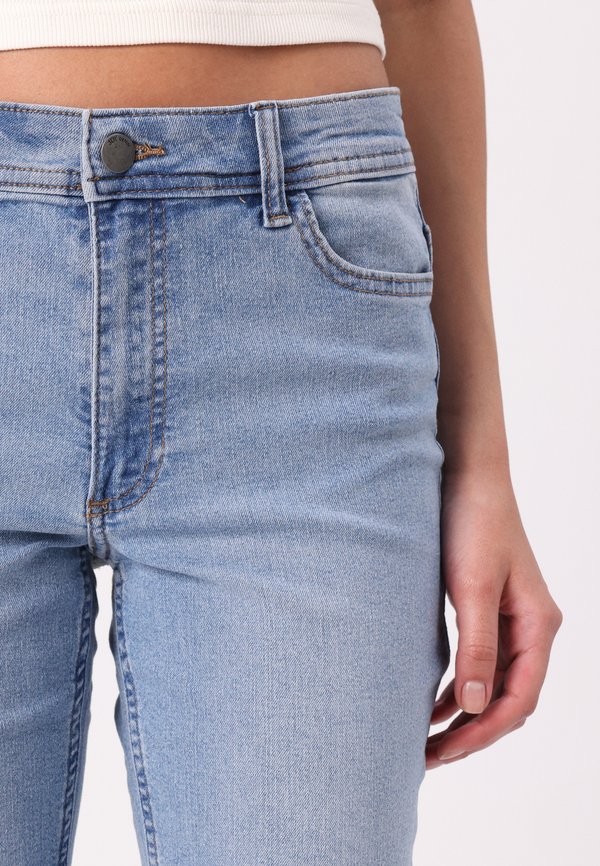 JDYMOON KNICKERS - Slim fit jeans4