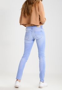 Hilfiger Denim Vaqueros pitillo - light-blue denim