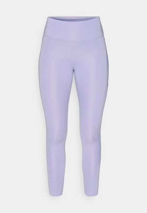 Lilla legginsid, mis on valmistatud venivast ja siledast kangast, millel on kõrge vöökoht ja kehaülene disain, täiustatud lapitekkide ja nähtamatute mustriteta.