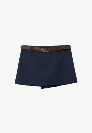 Mini-jupe bleu marine avec poches avant et ceinture en cuir marron attachée avec une boucle en argent.