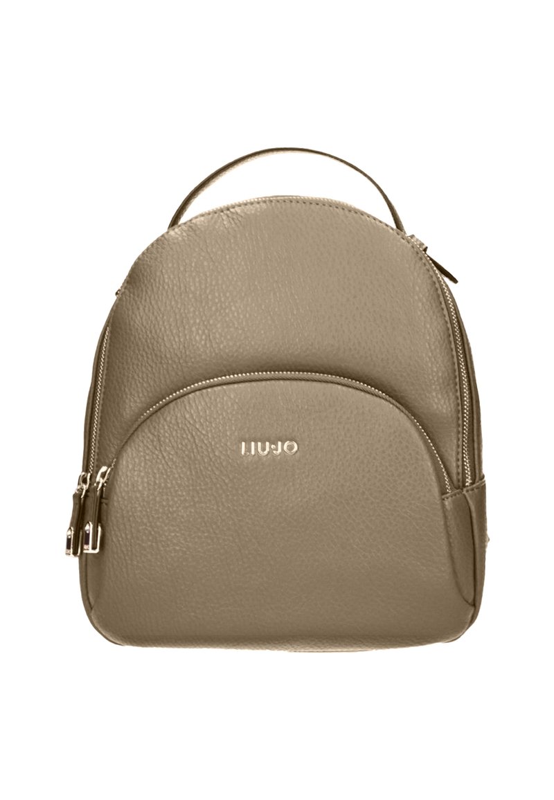 Zaino in pelle color kaki dalla forma arrotondata, dotato di manico superiore, due tasche frontali con cerniera e un dettaglio con logo dorato.