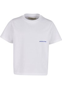 Biela bavlnená tričko s okrúhlym výstrihom a krátkymi rukávmi. Na ľavej strane sa nachádza malý modrý nápis "ANOTHER COTTON".
