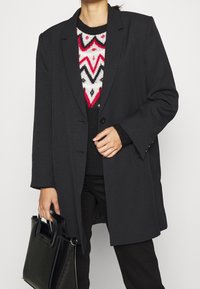 s.Oliver Stickad tröja - black