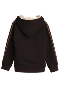 Sweat-shirt à capuche en tissu marron foncé, doublé de polaire crème, avec des rayures orange le long des manches extérieures et une taille côtelée.