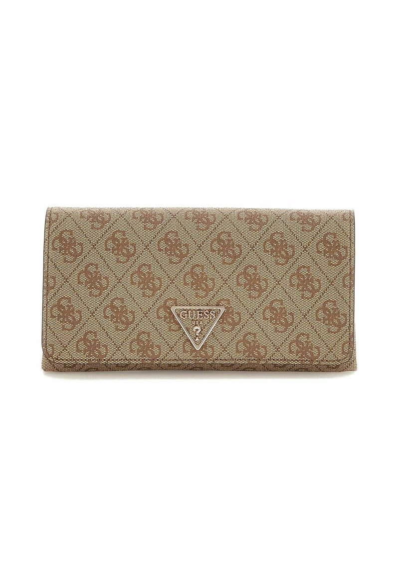 Portefeuille beige en tissu texturé, avec un motif en losanges et une plaque logo triangulaire argentée. Fermeture à pression magnétique.