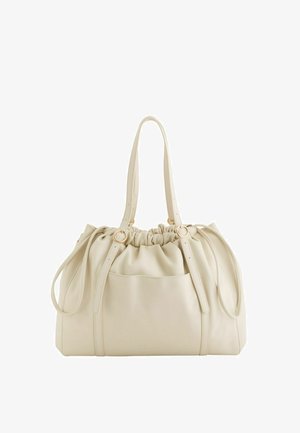 Handtasche aus cremefarbenem Leder mit gerafftem Oberteil, zwei verstellbaren Schulterriemen, vordere Tasche und goldfarbenen Ringakzenten.