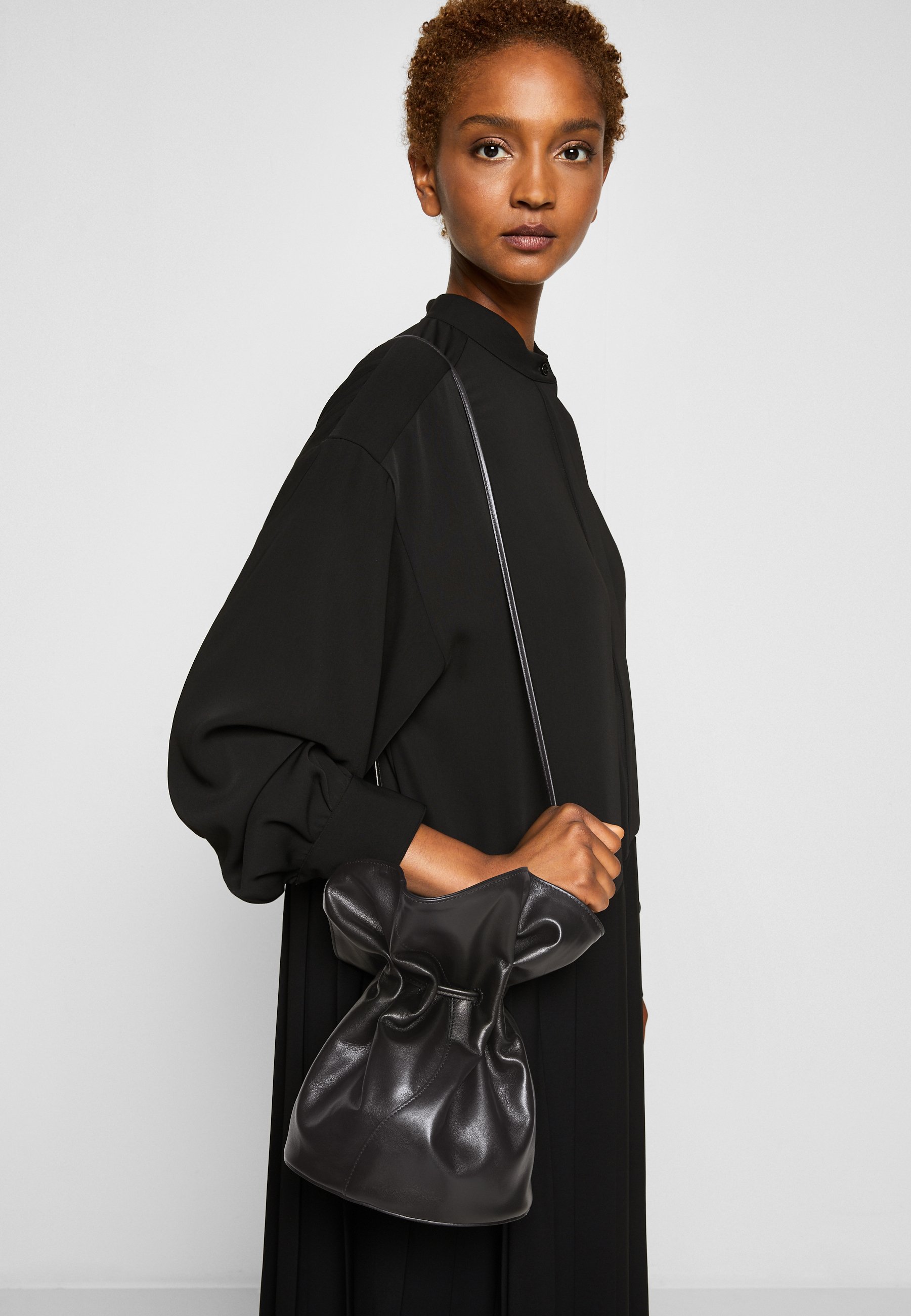 Damen VASE BAG - Umhängetasche Damen VASE BAG - Umhängetasche