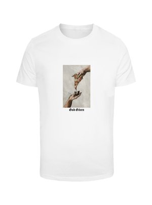 Camiseta blanca con un gráfico de manos tratando de alcanzar una porción de pizza. Texto "God Given" en la parte inferior en una fuente negrita y negra.