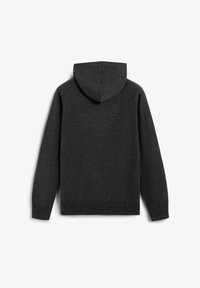 Sudadera de color gris oscuro hecha de tejido suave, con un bolsillo tipo canguro, puños y dobladillo acanalados, un ajuste ceñido y una capucha con cordón.