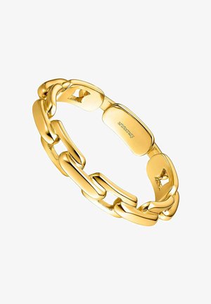 Pulsera de cadena de oro con eslabones entrelazados, superficie pulida, formas rectangulares y marca grabada en un eslabón.