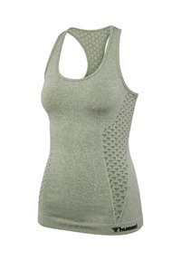 Zelené tílko z elastické látky s designem racerback. Texturované boční panely mají vzor a na lemu je viditelné logo.