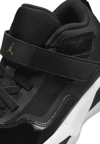 Jordan JORDAN STAY LOYAL 3 UNISEX - Sportbačiai - black/mtlc gold-white-football grey