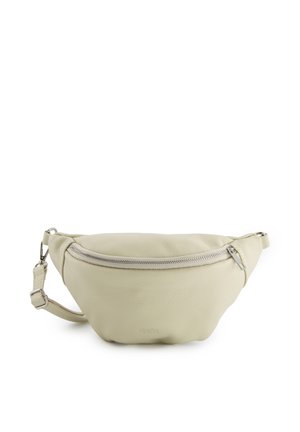 Lichtbeige leren heuptasje met zilveren ritssluiting en verstelbare band, gebogen vorm en subtiel geperst merkembleem aan de voorkant.