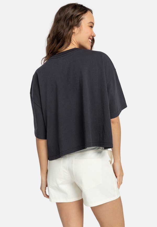 BEACH SUNRISE - Shorts - salt crystal4