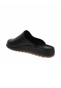 Scarpa nera slip-on con tomaia sintetica testurizzata e soletta imbottita. Presenta un design basso e una parte inferiore flessibile con scanalature per la trazione.