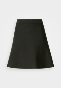 Čierna áčková sukňa s priliehavým pásom, hladkou textúrou a jemným rozšírením na leme na svetlom pozadí.