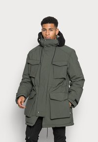 ARKET Casaco de inverno - green