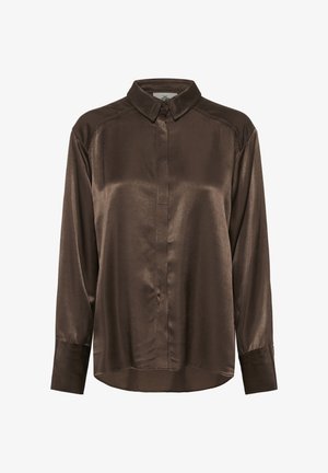 Chemise en satin marron à bouton, dotée d'un col, de manches longues et d'une texture lisse, avec un ourlet légèrement arrondi et un éclat subtil.
