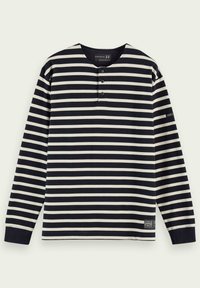 Gestreiftes Langarmshirt in Marineblau und Weiß mit rundem Halsausschnitt, drei Knöpfen am Kragen und einem Etikett am unteren linken Rand.