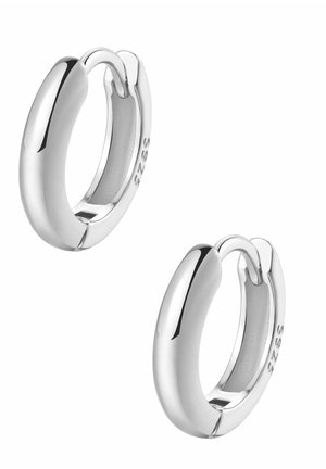 Paire de boucles d'oreilles créoles en argent poli avec une surface lisse et un fermoir à charnière, marquées 925 pour argent sterling.