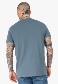 Lonsdale NORMALE PASSFORM 3ER PACK  - Trükipildiga T-särk - black green blue