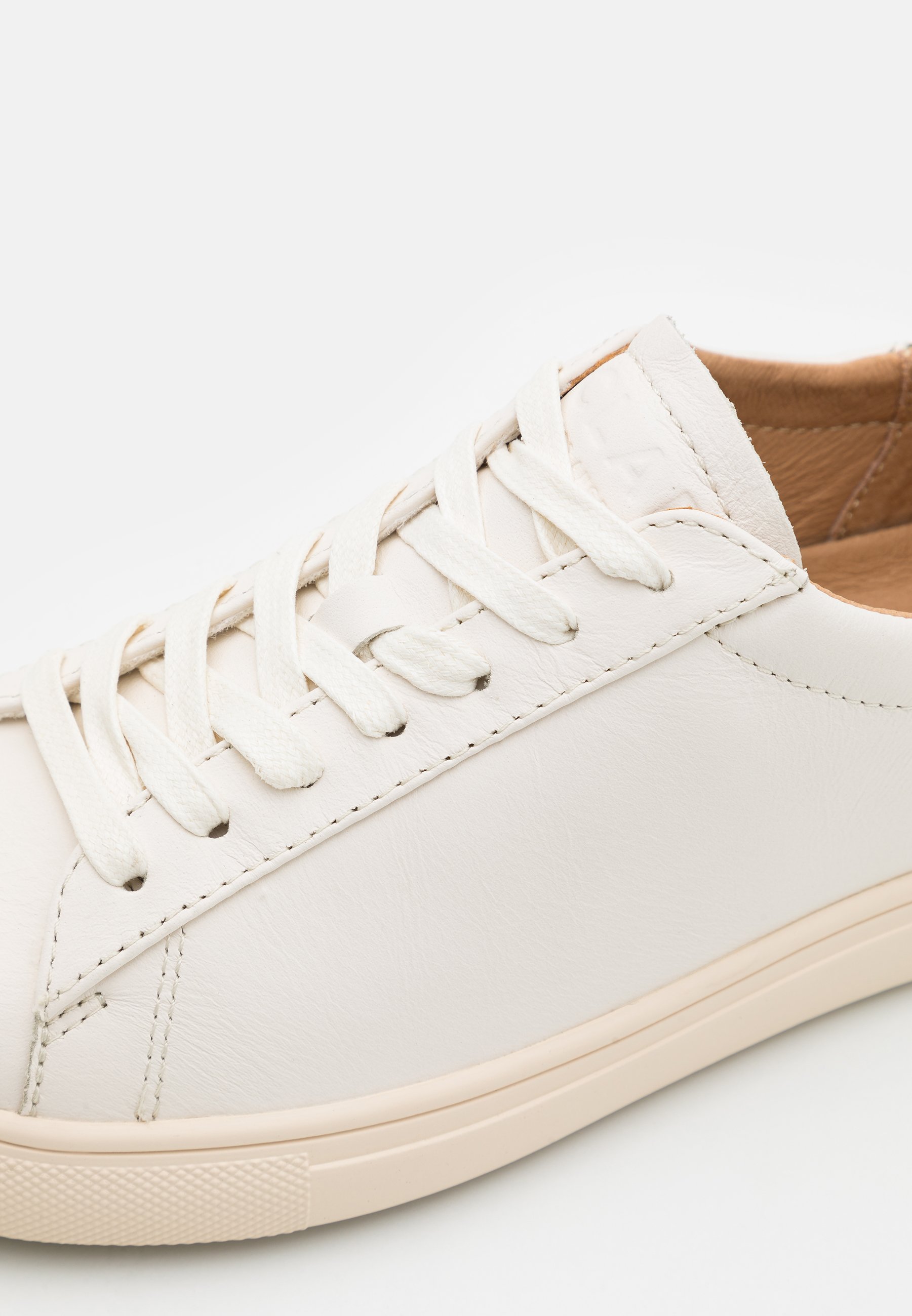 clae bradley trainers