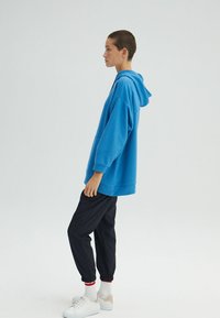 Touché Privé HOODED OVERSIZE - Mikina - stone blue denim