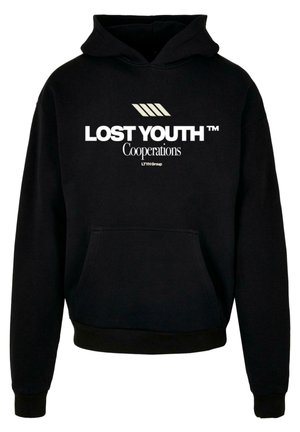 Svart huvtröja med ficka framtill, prydd med fet vit text: "LOST YOUTH™ Cooperations" och "LYTH Group" logotyper.