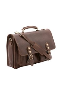 Valigetta in pelle marrone con un design strutturato, dotata di manico superiore, tracolla regolabile e due tasche frontali con fibbie.