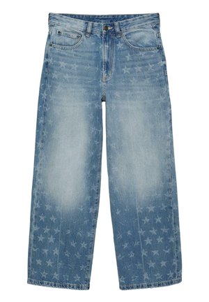Blugi largi, culoare albastru deschis, cu modele de stele estompate peste tot și design clasic cu cinci buzunare.