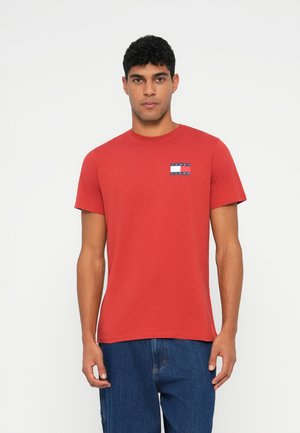 SLIM ESSENTIAL FLAG TEE - Βασικό μπλουζάκι - terracotta red