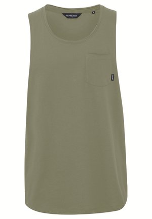 Débardeur sans manches vert olive en coton doux, avec une poche poitrine, un col rond et une coupe décontractée.