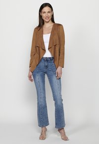 Koroshi Bleizeris - tostado toasted brown