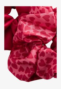 Non sélectionné, red hearts