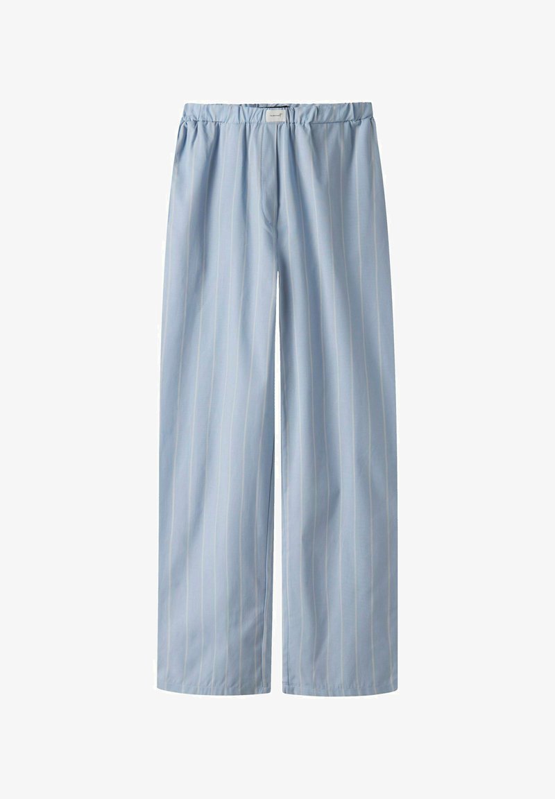 Pantalons larges bleu clair avec un motif rayé vertical, taille élastique et tissu léger. Texture lisse, design décontracté.