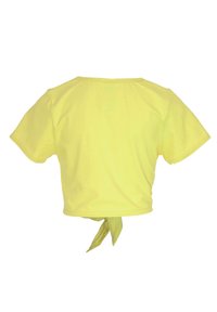 Top giallo corto con maniche corte, caratterizzato da un fiocco sul retro. Realizzato in tessuto morbido, ha una vestibilità comoda e un design semplice.