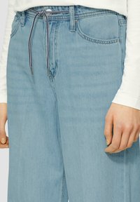 s.Oliver Relaxed fit jeans - blau