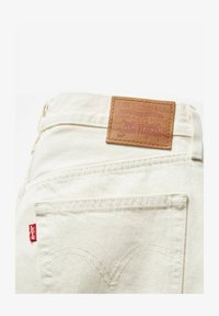 Seleccionado, long live the queen