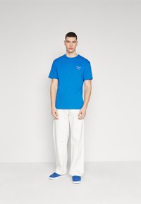 Tommy Jeans Camiseta básica - persian blue