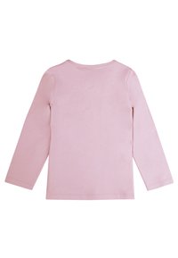 Camicia di cotone rosa a maniche lunghe con collo rotondo. Texture liscia e design semplice, senza motivi o decorazioni visibili.
