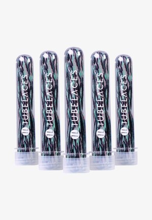 Päť šnúr s čiernymi, purpurovými a tyrkysovými tkanými vzormi, uzavreté v priesvitných cylindrických obaloch s bielym brandingom.