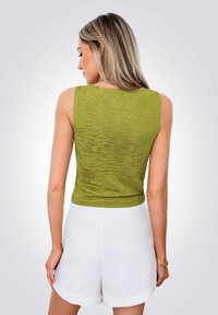 Cupshe SLEEVELESS TEXTURED - Top - metallic green