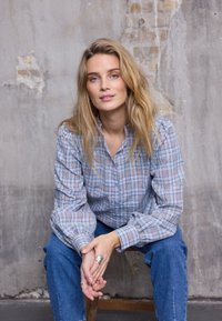 PULZ Button-down blouse - della robbia blue