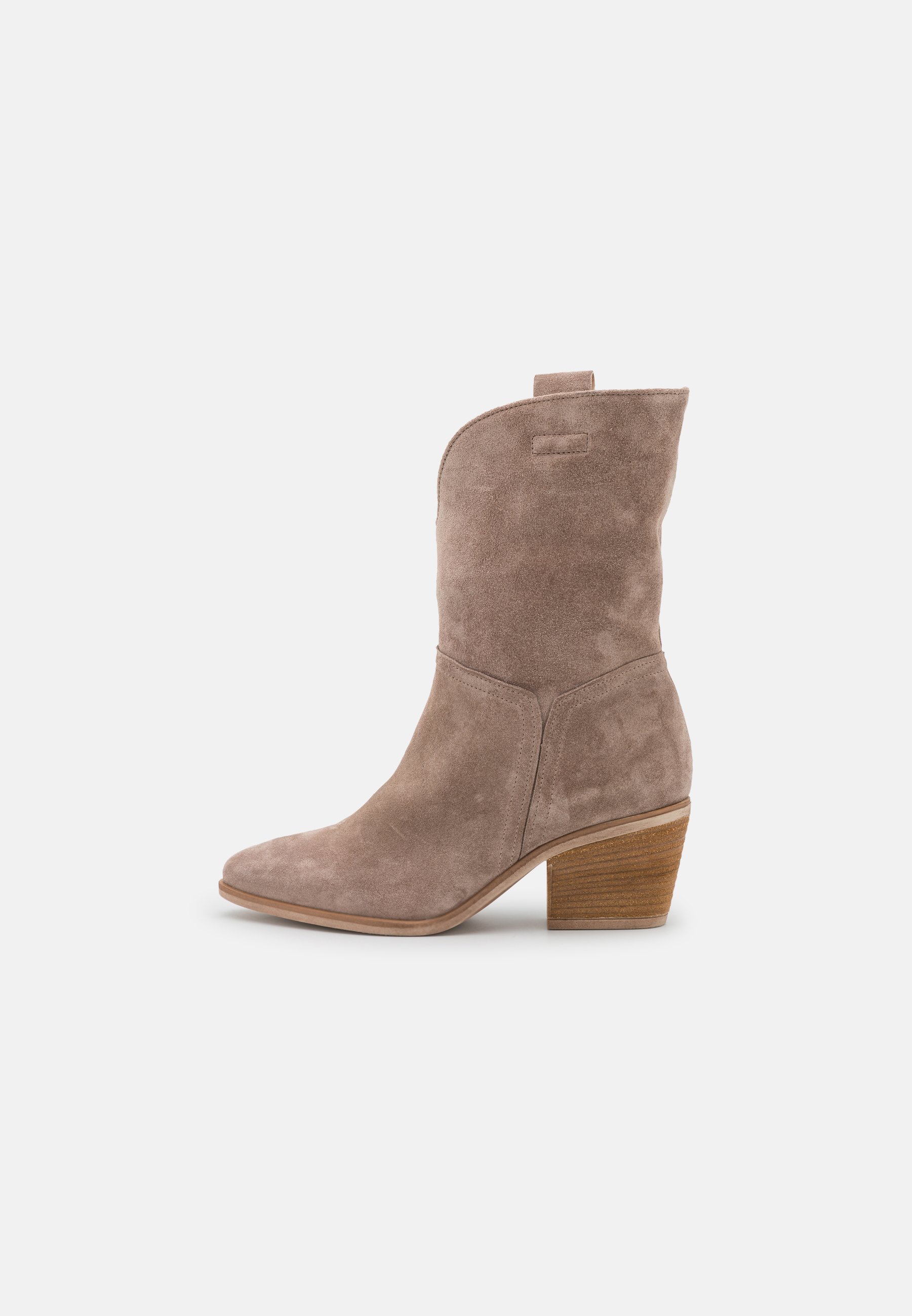 womens flat boots size 9