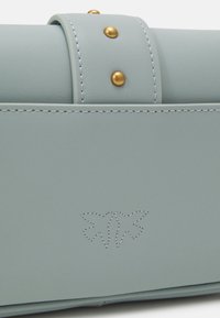 Pinko LOVE ONE POCKET  - Borsa a tracolla - light blue