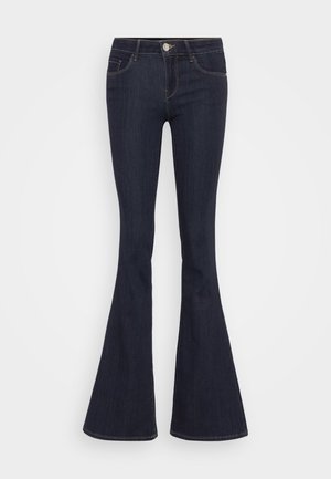 ONLY Tall, ONLHELLA LOW RETRO FLARED - Jeans bootcut - dark blue denim