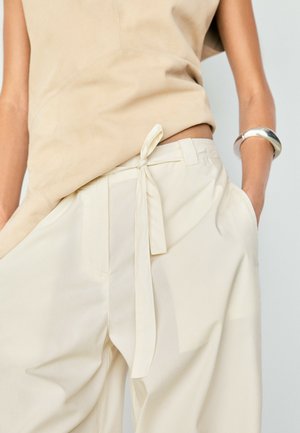Massimo Dutti, Pantaloni - white